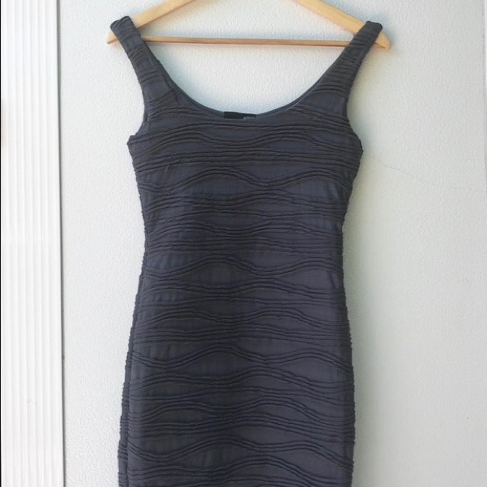 Dress - Picture 7 of 8